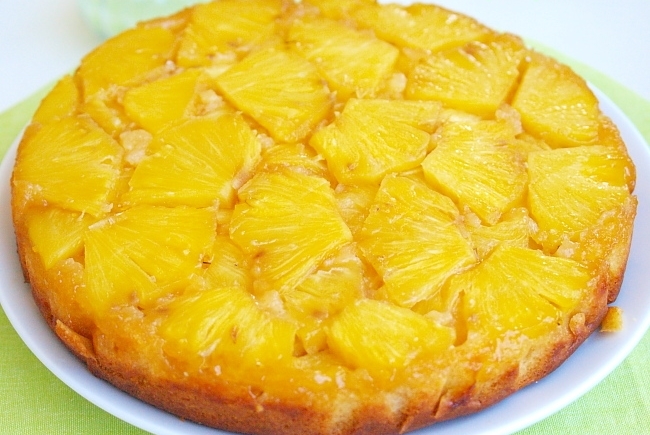 Пирог десертный  с ананасом